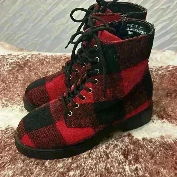 Bamboo Black and Red Buffalo Plaid Low Heel Combat Boots Size‎ 5 1/2 - Picture 2 of 4